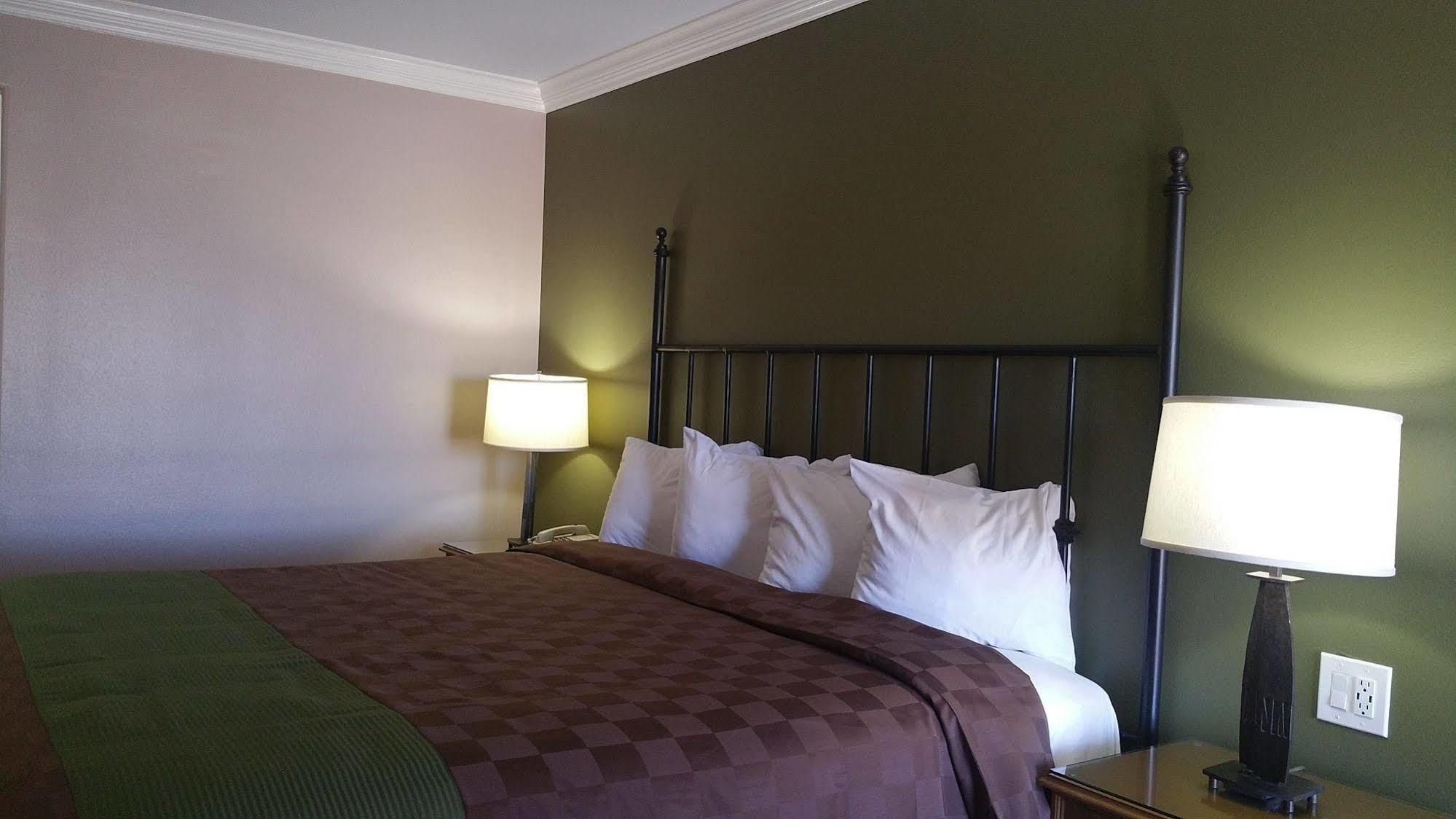 كوتنوود Verde Valley Inn المظهر الخارجي الصورة